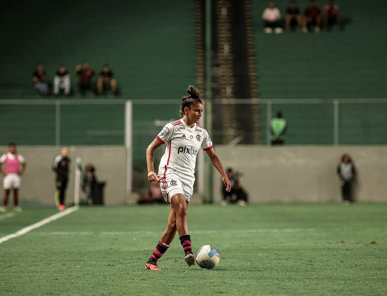 Laysa em atividade com a camisa do Flamengo (Foto: Reprodução/ Redes Sociais)